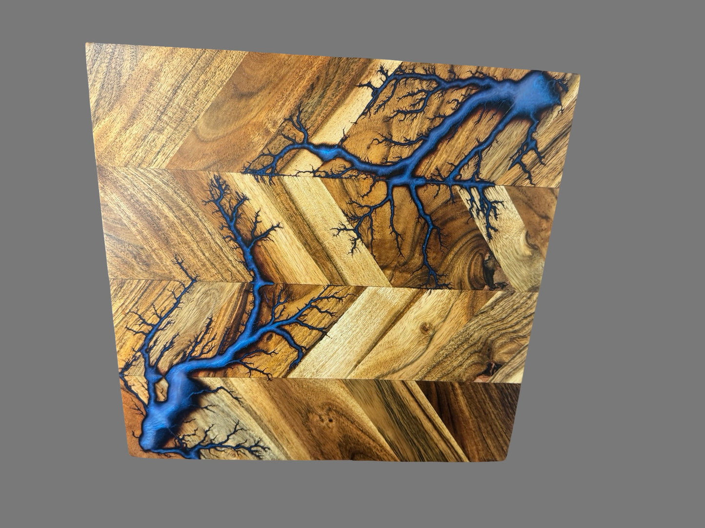 Australian-made timber and resin chopping board created in Bairnsdale by Fractal Flow Designs. Perfect artisan kitchen board or premium resin gift for any occasion