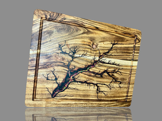 Australian-made resin chopping board – handcrafted timber cutting board by Fractal Flow Designs, Bairnsdale Victoria artisan kitchenware and premium gift idea