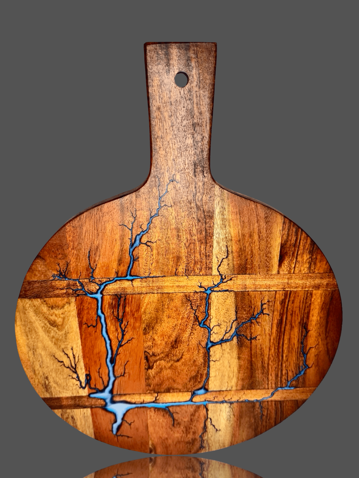 Luxury resin cheese paddle – handcrafted round serving board made in Victoria, Australia, perfect for cheese platters, charcuterie spreads, and housewarming gifts.