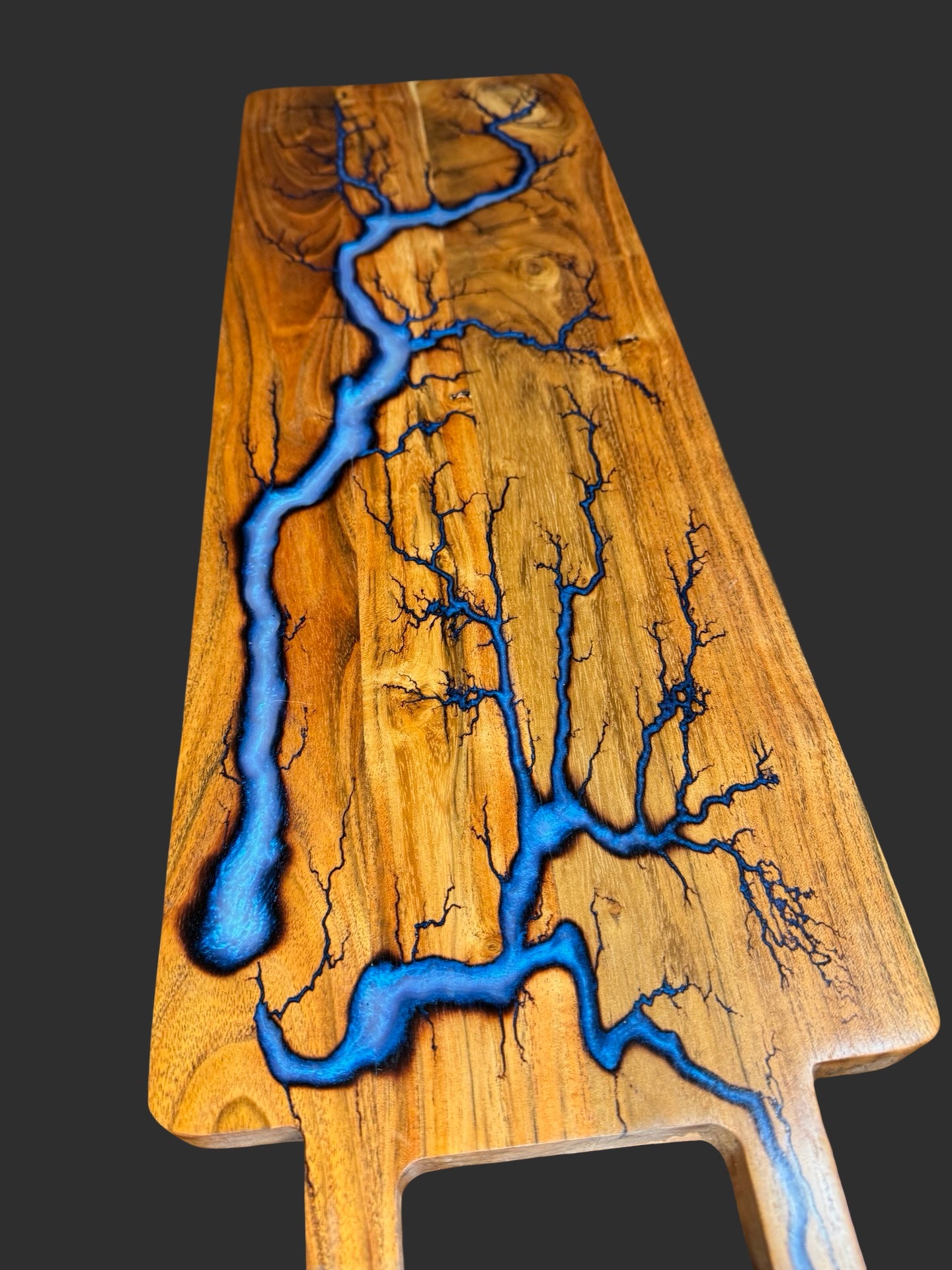 Artisan charcuterie board by Fractal Flow Designs – premium Australian hardwood resin serving board with fractal burning. Ideal for cheese, grazing, and charcuterie platters. Handcrafted in Bairnsdale Victoria, perfect for weddings, birthdays, housewarmings, and corporate gifts.