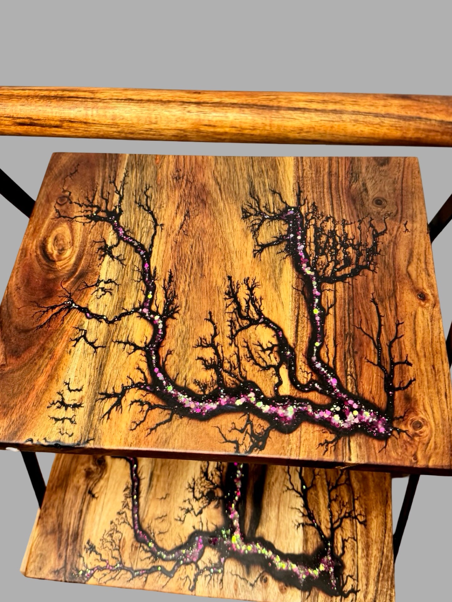 Elegant Australian resin cake stand, perfect for weddings, birthdays, and special events