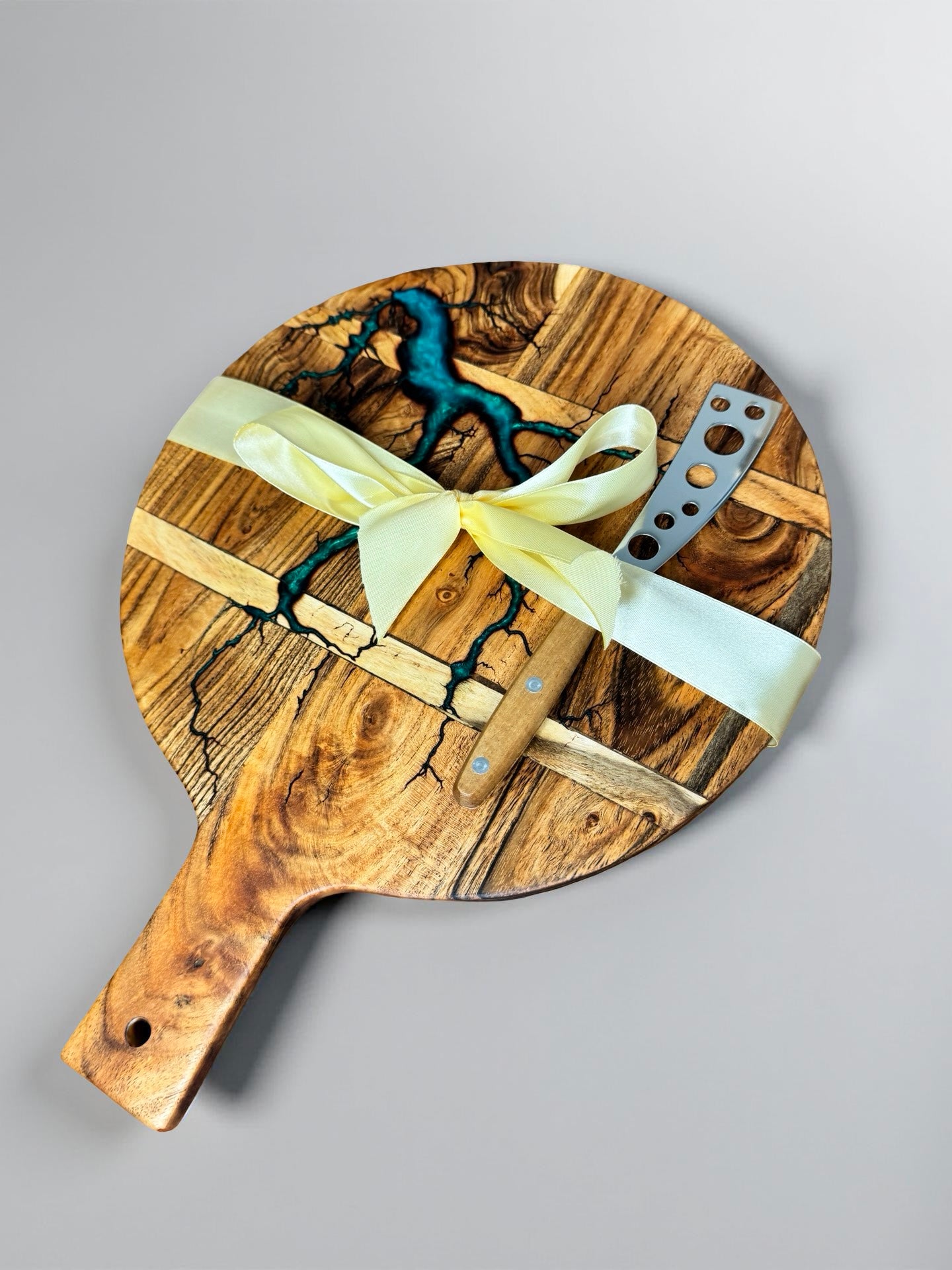 Round resin cheese board acacia wood electric fractal art with gourmet cheese knife for gifting