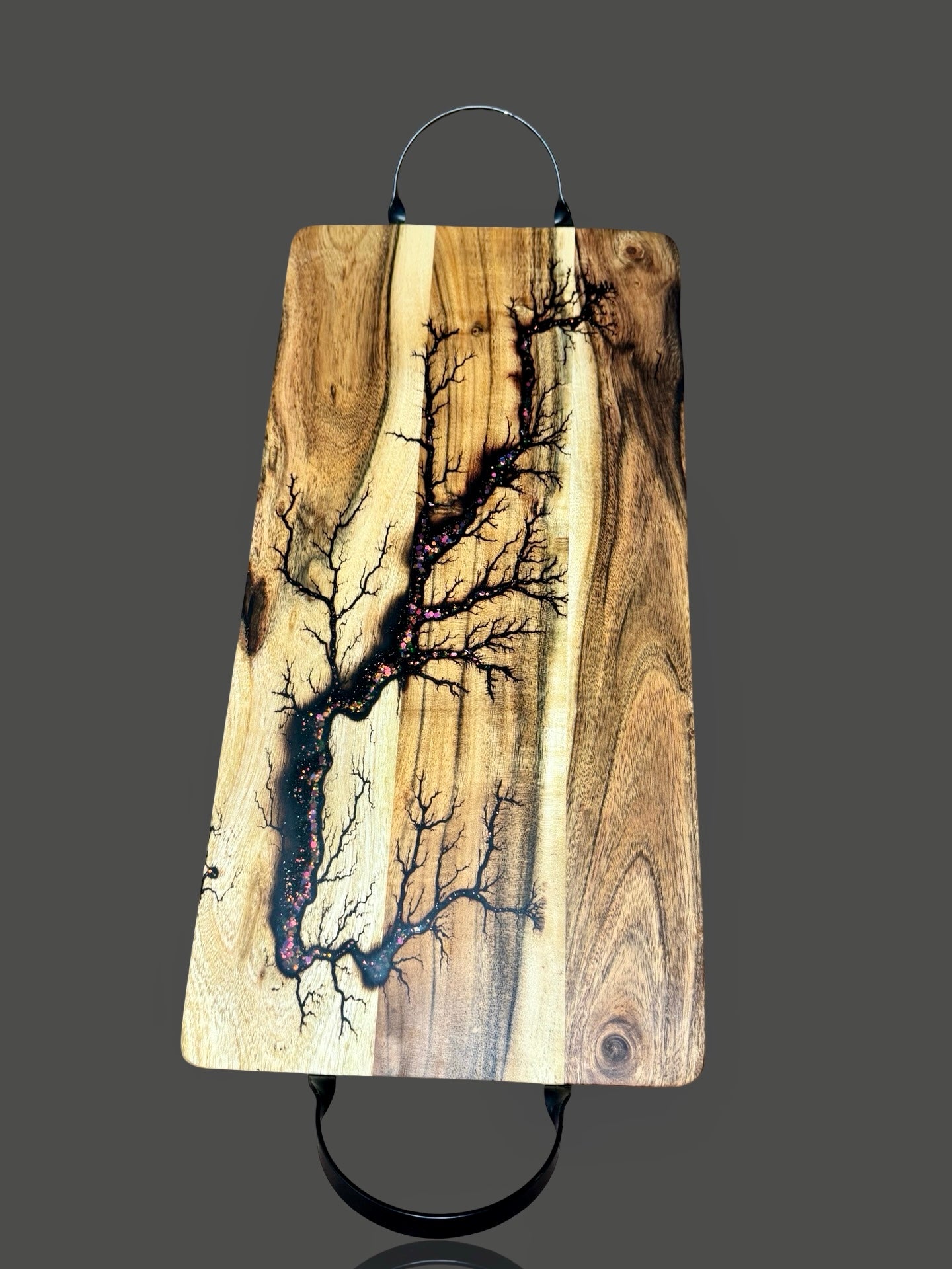 Australian Resin Boards artisan serving platter – crafted in Bairnsdale, East Gippsland, Victoria by Fractal Flow Designs, designed as a standout resin and timber cheese board for gourmet entertaining