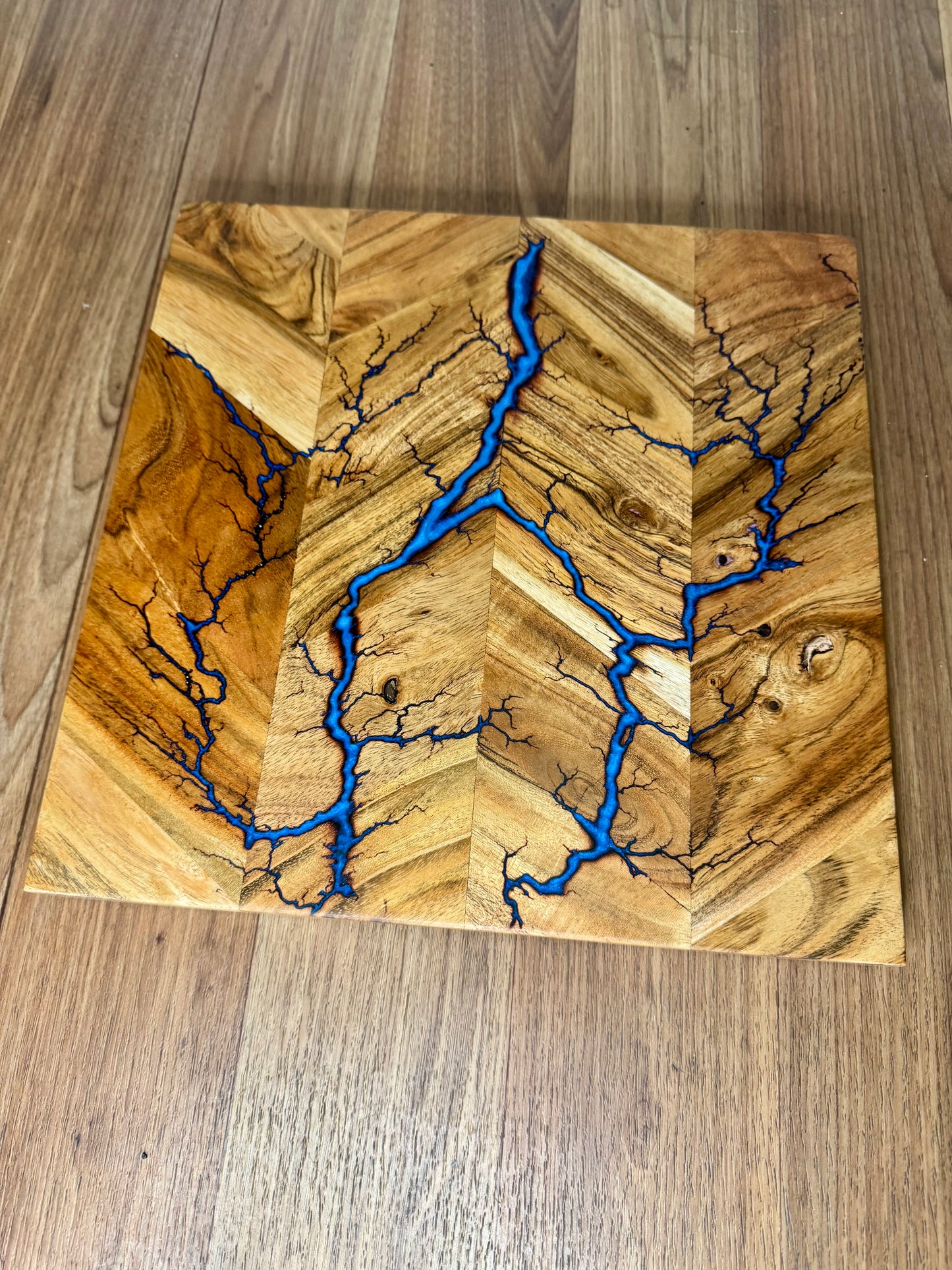 Australian-made resin chopping board, handcrafted in Bairnsdale by Fractal Flow Designs. Premium serving board for cheese, charcuterie, and grazing platters, ideal for gifting