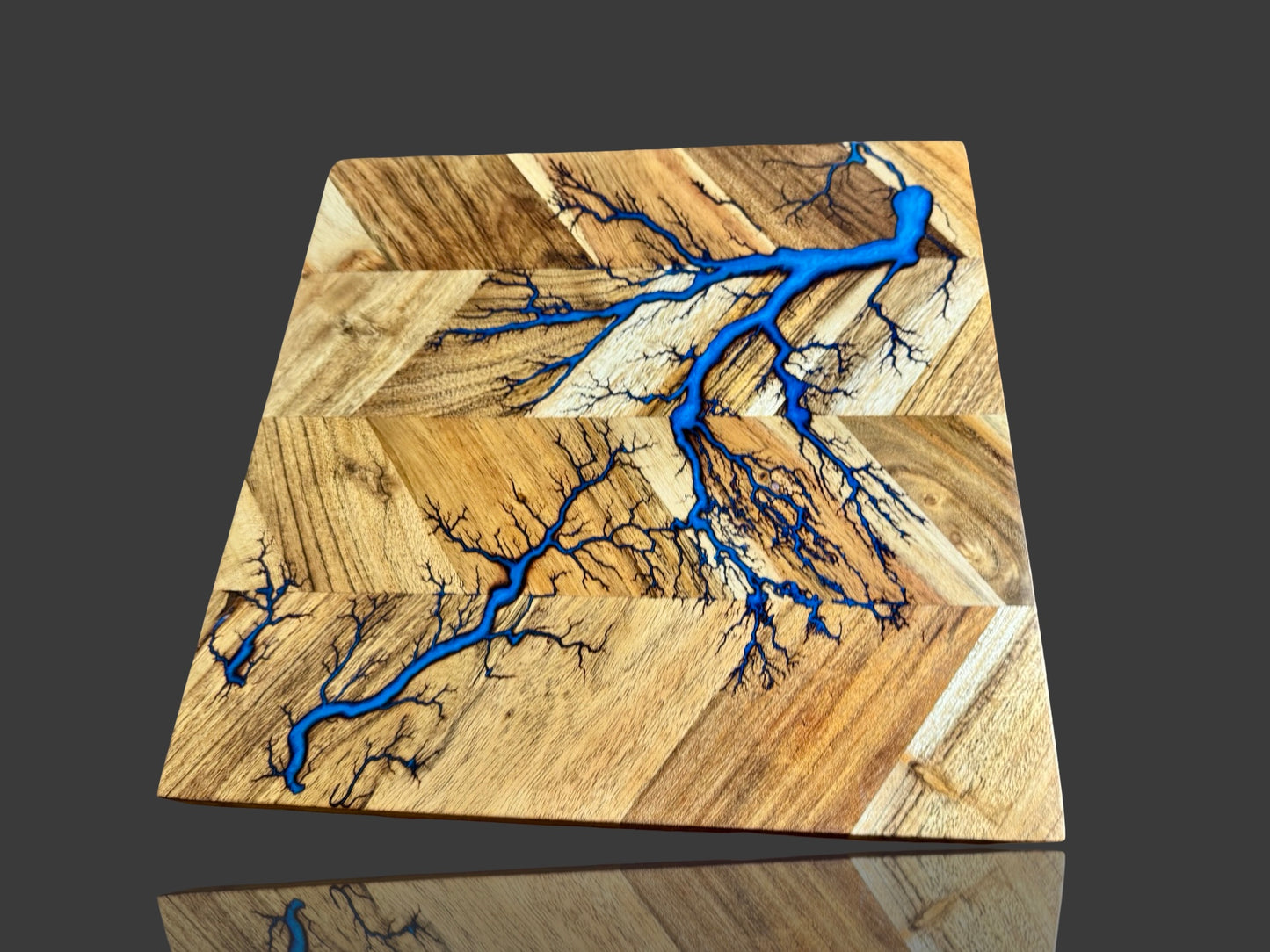 Good Resin chopping board designed for gourmet kitchens and entertainers. Australian-made timber board by Fractal Flow Designs, ideal for grazing platters, cheese spreads, and special gift occasions