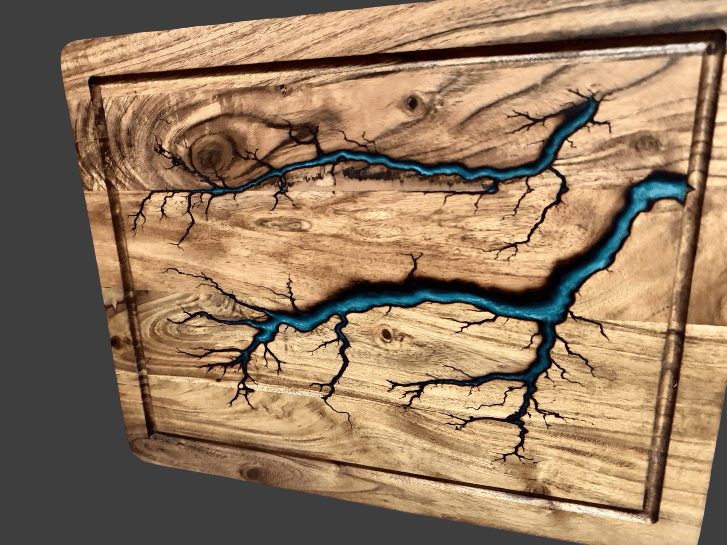 Fractal Flow Designs premium resin chopping board crafted from Australian hardwood. Australian resin boards perfect for weddings, anniversaries, and housewarming gifts