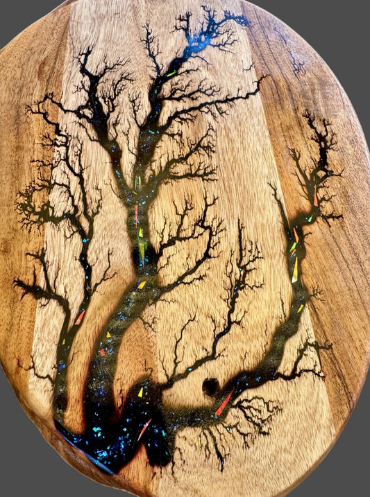 Australian resin boards handcrafted by Fractal Flow Designs in Bairnsdale, Victoria – premium serving, cheese, and charcuterie boards handmade from timber with bold resin art