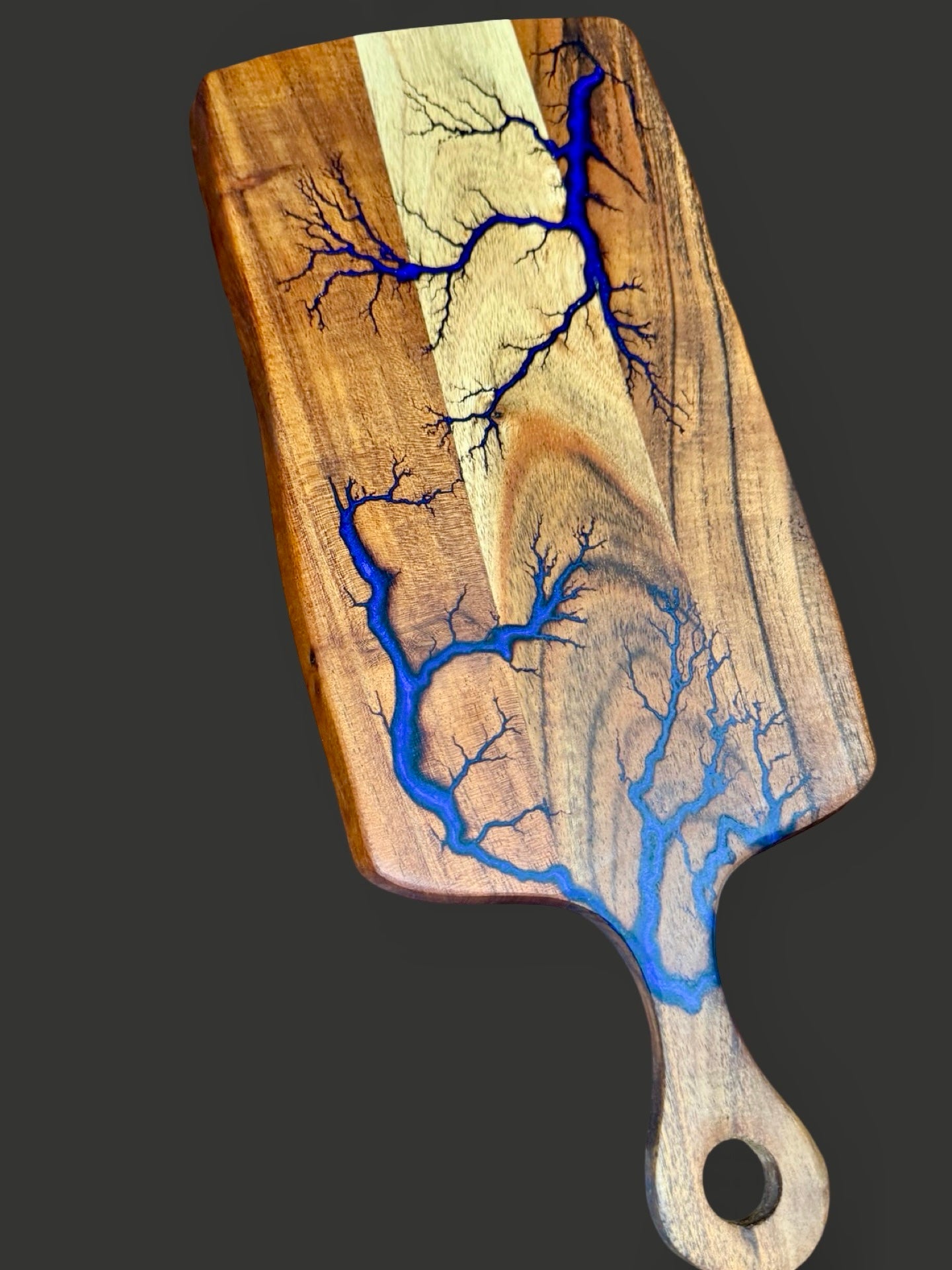 Resin cheese paddle by Fractal Flow Designs, handcrafted in Bairnsdale, Victoria. Ideal grazing platter board, charcuterie display, or gift for special occasions.