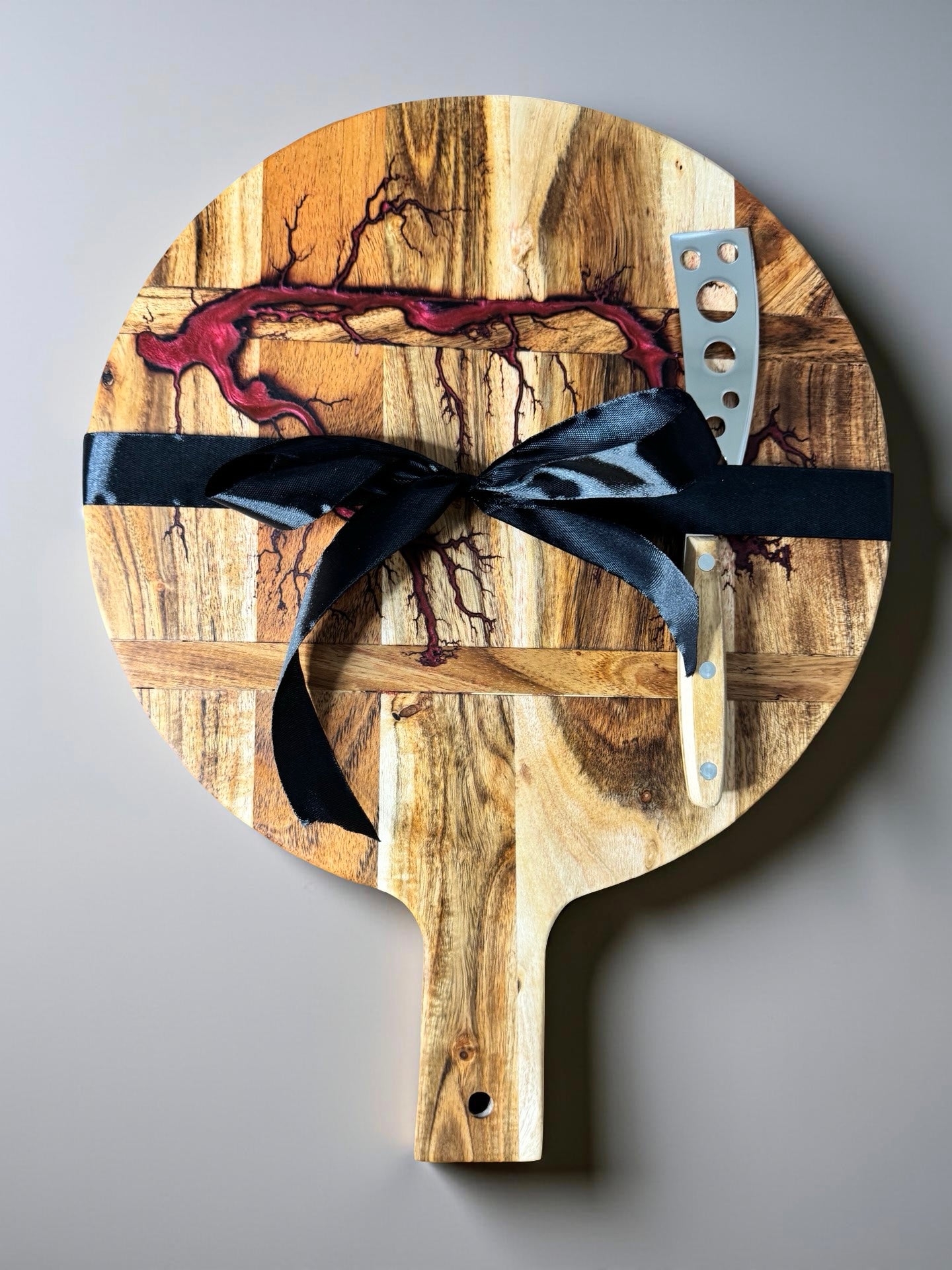 Artisan resin cheese board gift box with gourmet knife, perfect for weddings and housewarmings