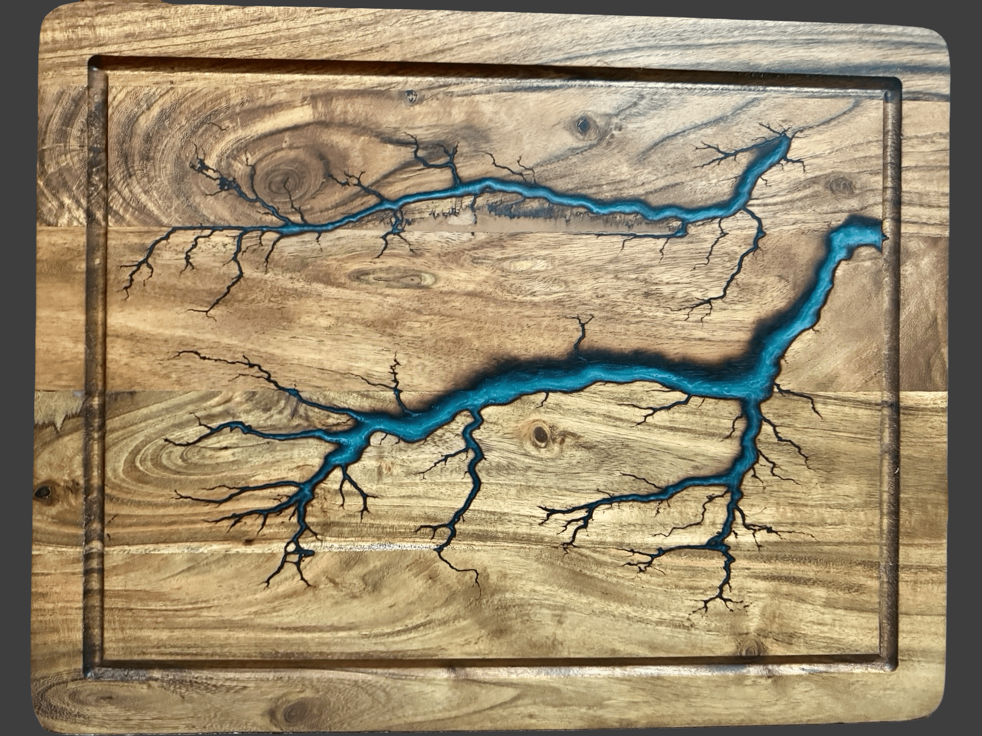 Large resin chopping board handmade by Fractal Flow Designs in Bairnsdale, Victoria. Premium Australian resin boards for serving, grazing platters, and kitchen statement pieces.