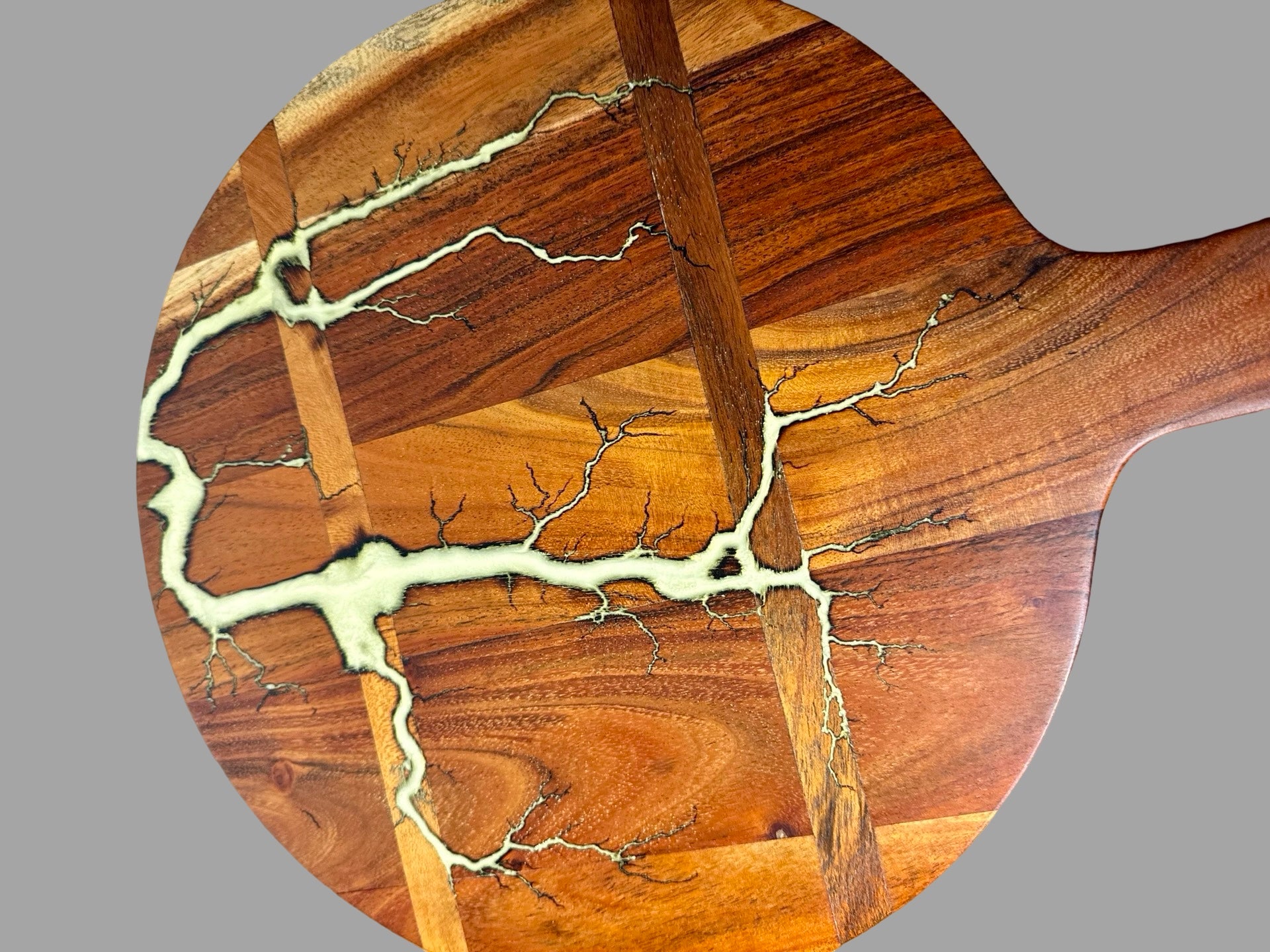 Premium Australian resin boards round cheese platter, designed for weddings, anniversaries, and gifts