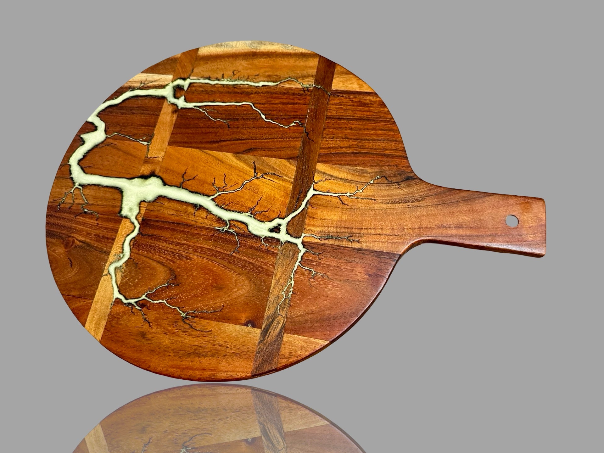 Designer resin cheese board round platter, made in Bairnsdale Victoria by Fractal Flow Designs