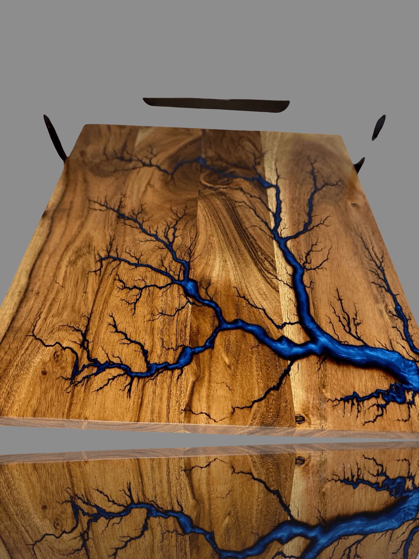 Unique resin timber cake stand – premium Australian-made display stand by Fractal Flow Designs, ideal for cakes, cupcakes, pastries, and special events.