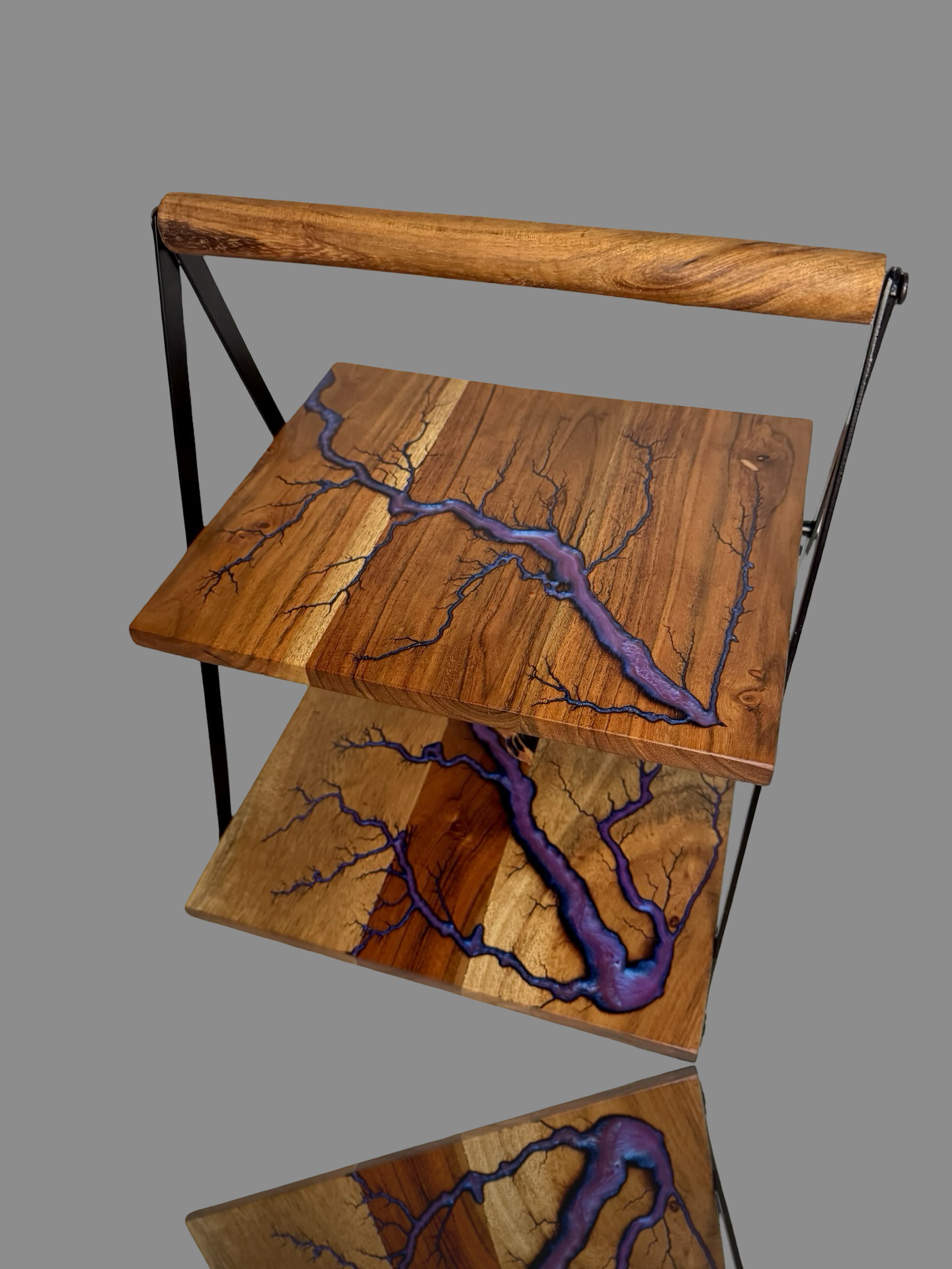 Australian-made resin cake pedestal – Fractal Flow Designs handcrafted timber stand, elegant dessert display for birthdays, anniversaries, and entertaining